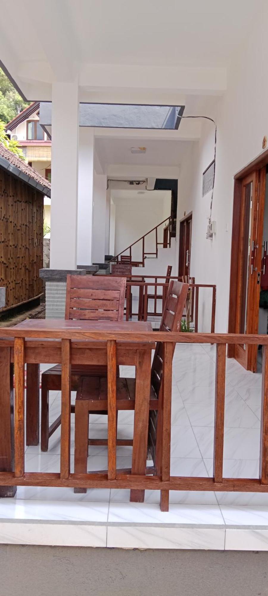 Beten Enjung Home Stay&waroeng Amed Exterior foto